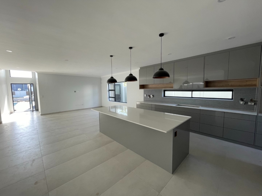 4 Bedroom Property for Sale in Sandown Western Cape